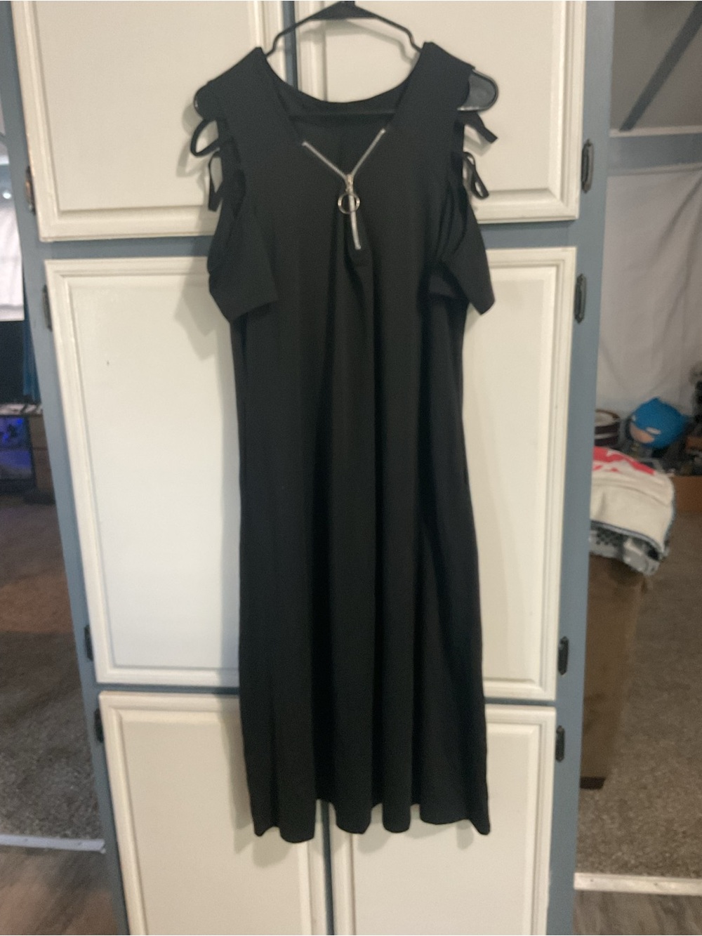 Black Cold-Shoulder Midi Dress with Ring Zipper Detail